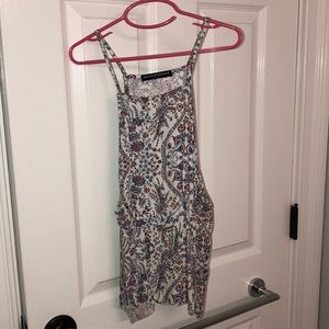 brandy melville halter top loose